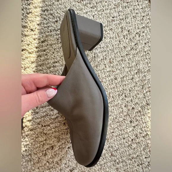 Everlane the artist Slip in Chunky Heel Mules sz 9 NWOB - Picture 3 of 8